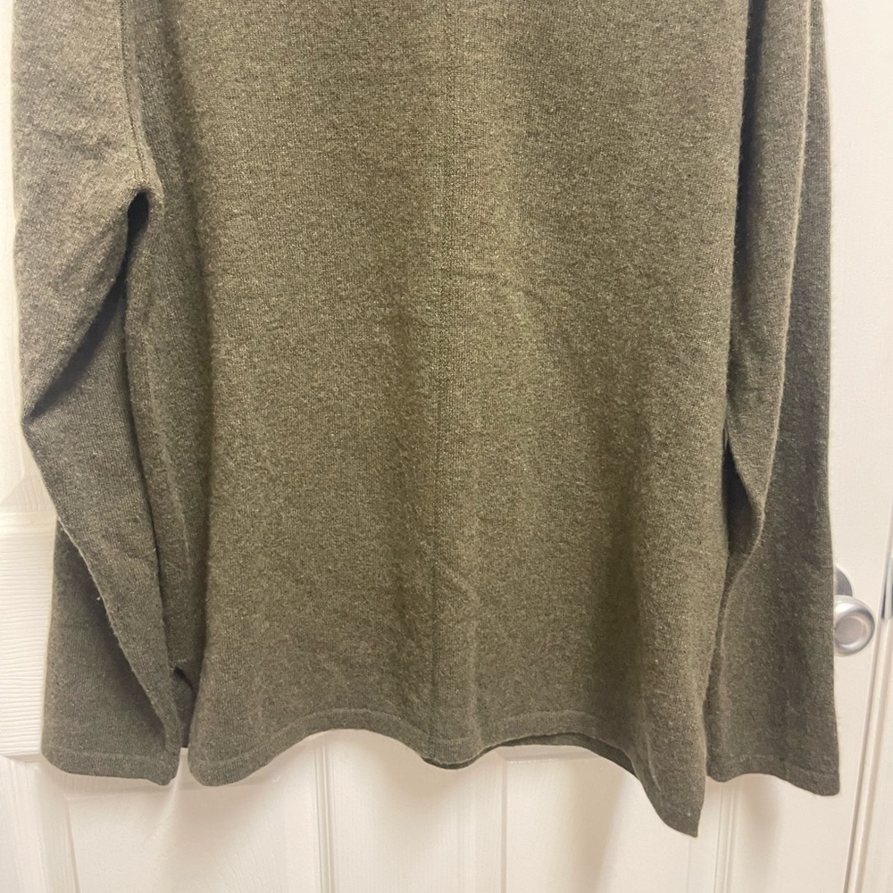 Robert Comstack Cashmere Vneck Sweater - image 3